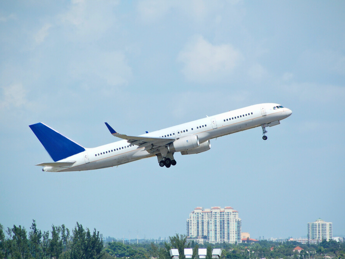 boeing 757 flying