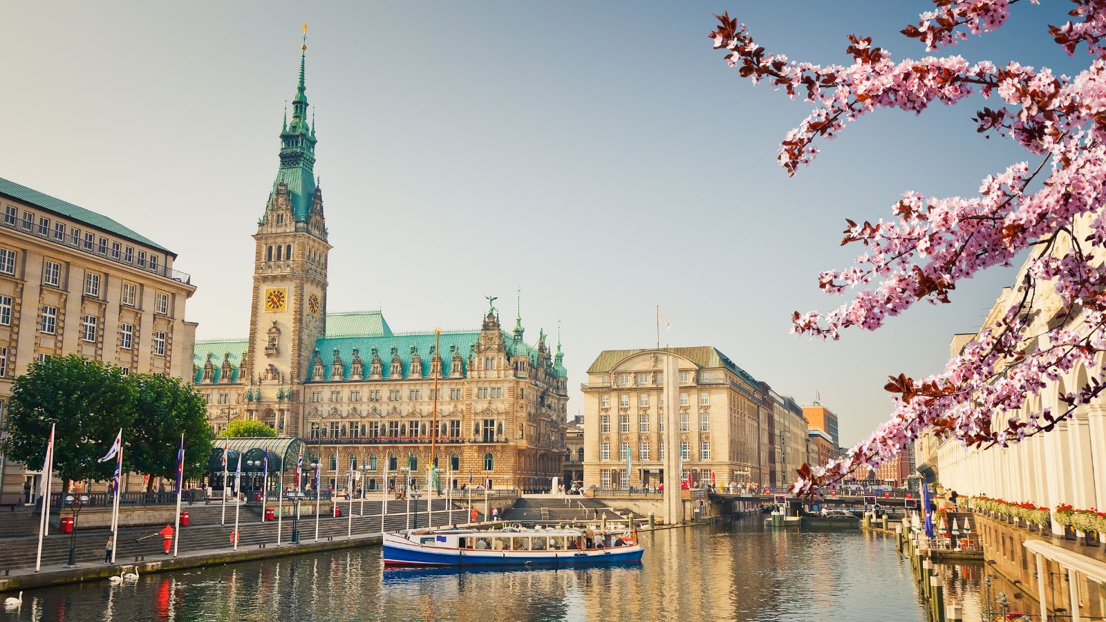 Hamburg townhall and Alster river at spring