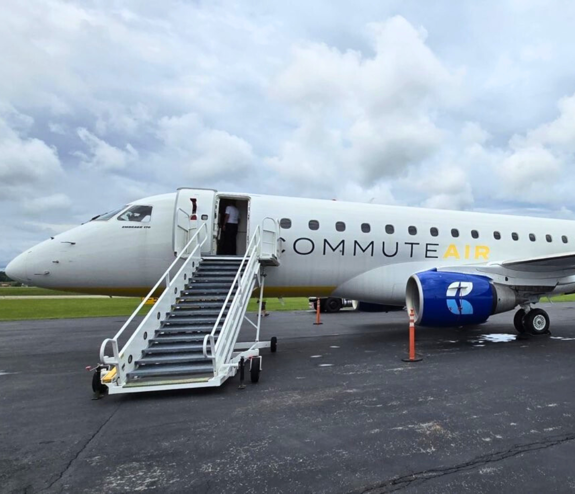 Commute Air Embraer 170 Exterior Aircraft With Stairs